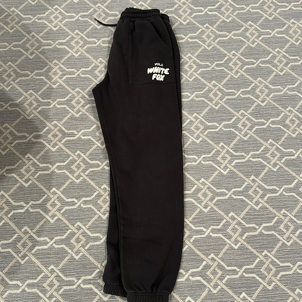 White fox super soft sweatpants with pockets